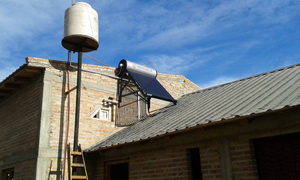 Instalación de termotanque solar | HYBRID.